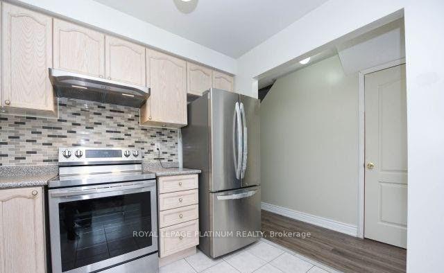 Photo 8 of 80 Lake Louise Drive, Brampton, Fletcher's Meadow — HOMEH