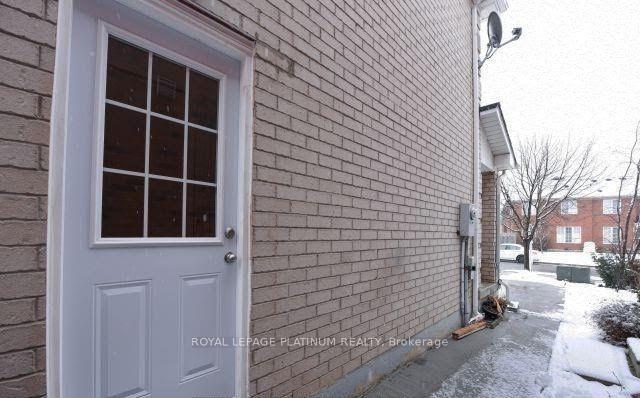 Photo 15 of 80 Lake Louise Drive, Brampton, Fletcher's Meadow — HOMEH