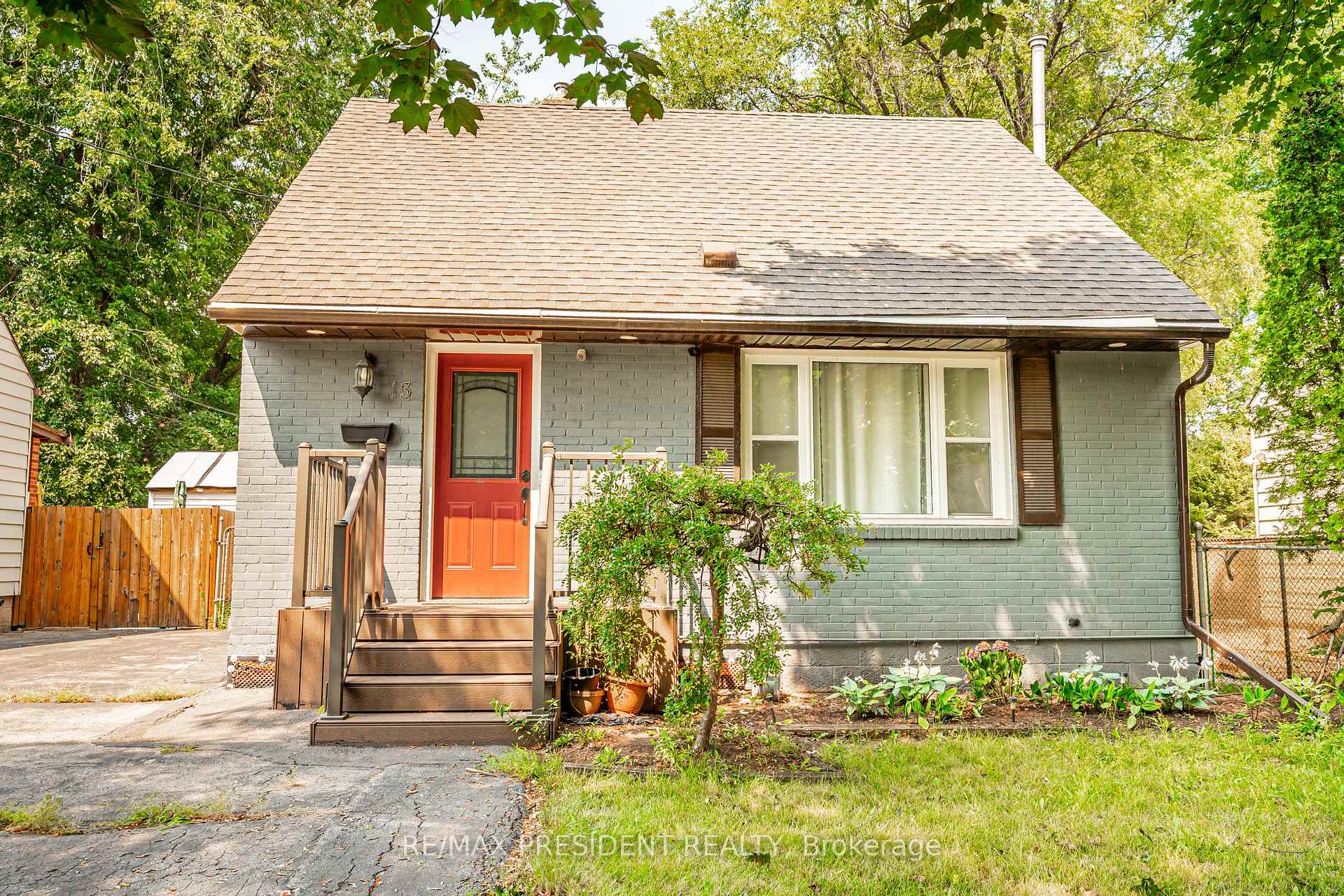 Photo 3 of 13 Lewis Street, Hamilton, McQuesten — HOMEH