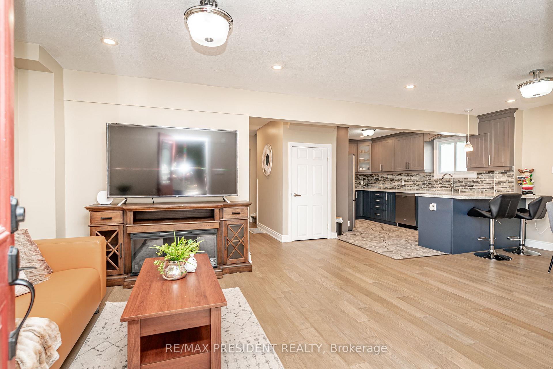 Photo 6 of 13 Lewis Street, Hamilton, McQuesten — HOMEH