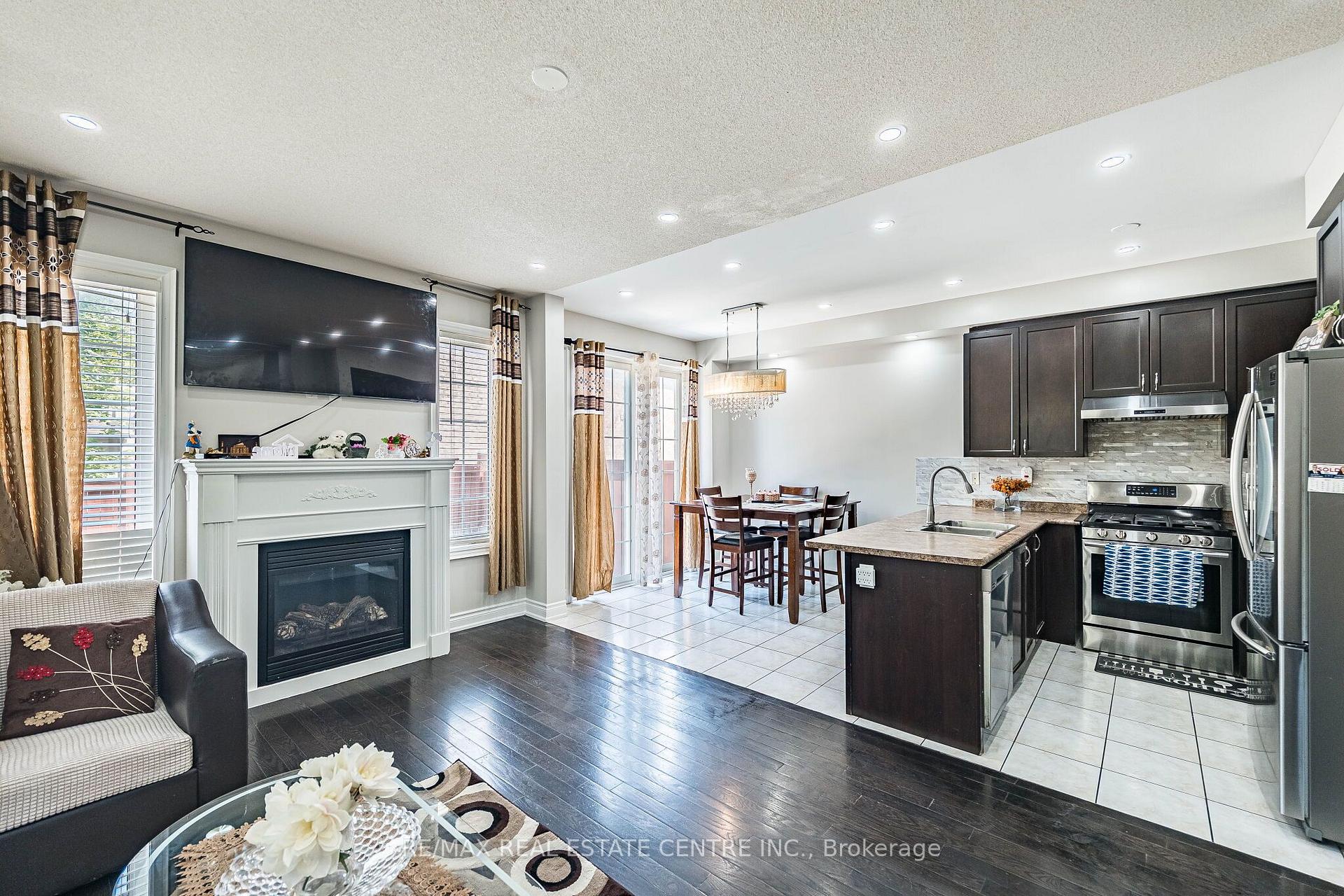 Photo 14 of 9 Loftsmoor Drive, Brampton, Sandringham-Wellington — HOMEH