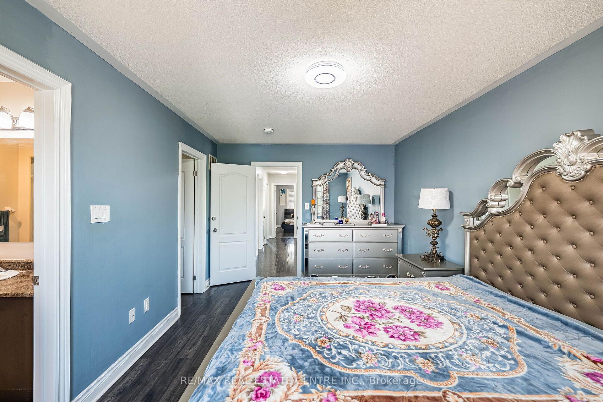 Photo 24 of 9 Loftsmoor Drive, Brampton, Sandringham-Wellington — HOMEH