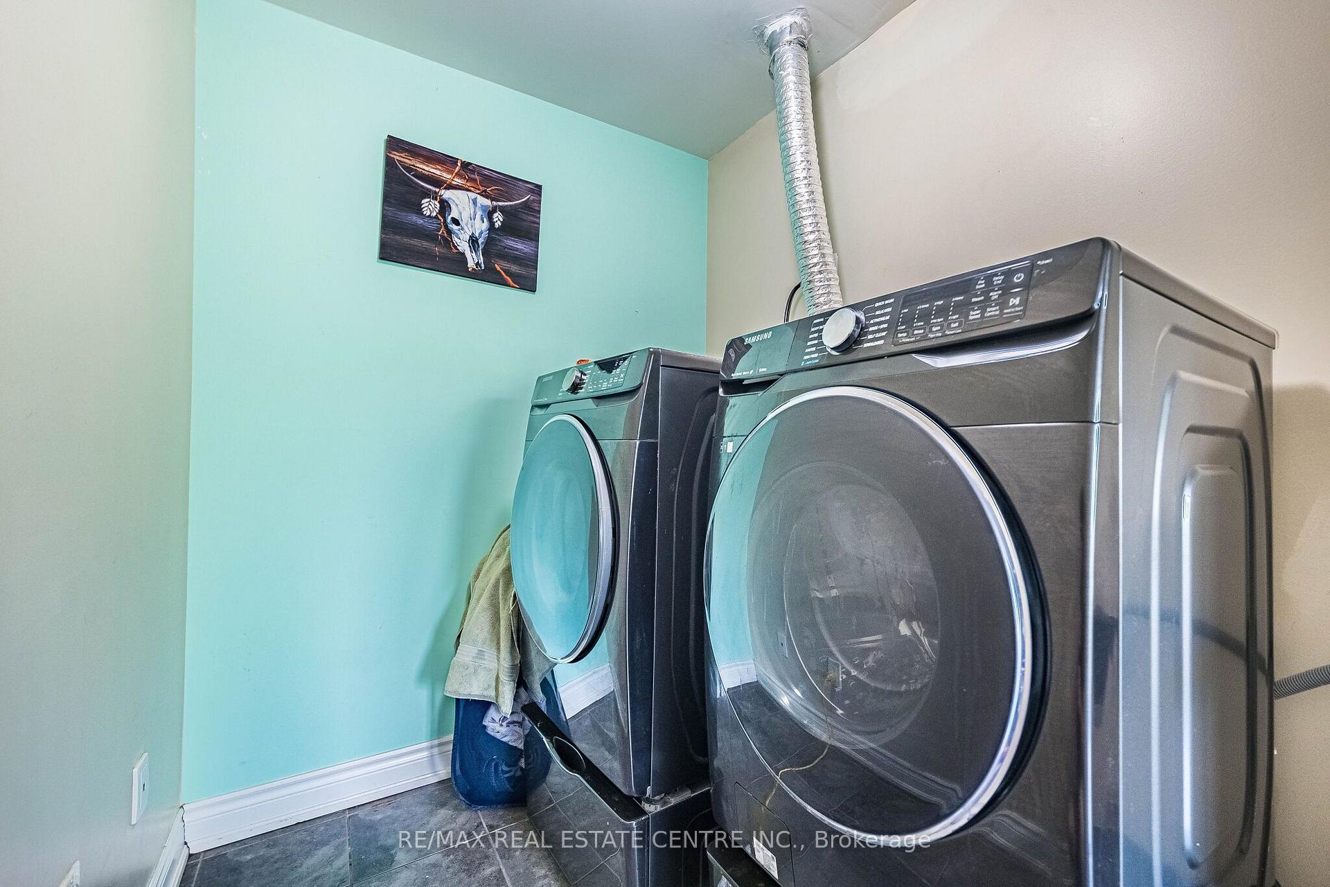 Photo 34 of 9 Loftsmoor Drive, Brampton, Sandringham-Wellington — HOMEH