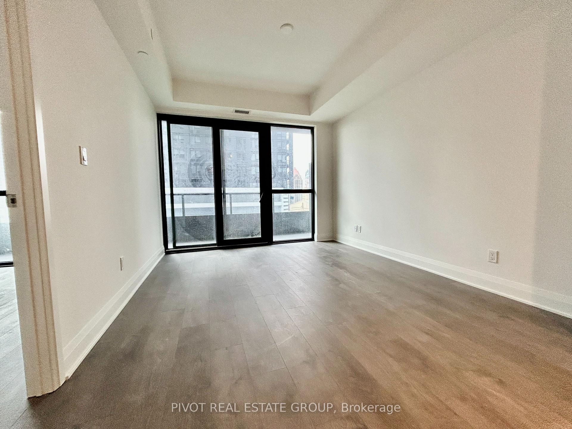 Photo 10 of Unit 1305, 2 Erskine Road, Mississauga, City Centre — HOMEH