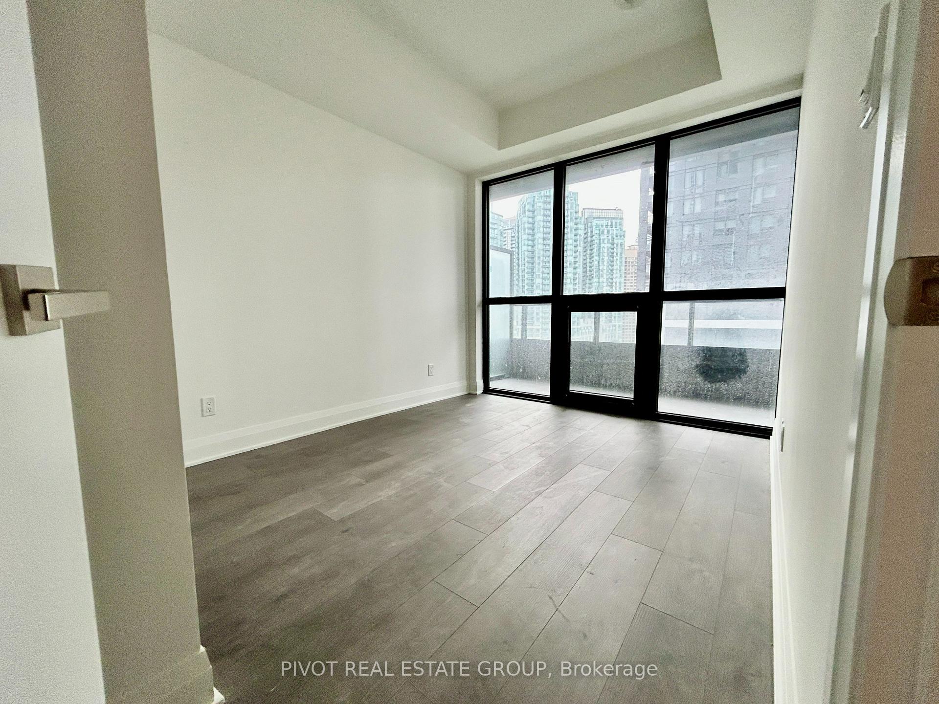 Photo 13 of Unit 1305, 2 Erskine Road, Mississauga, City Centre — HOMEH