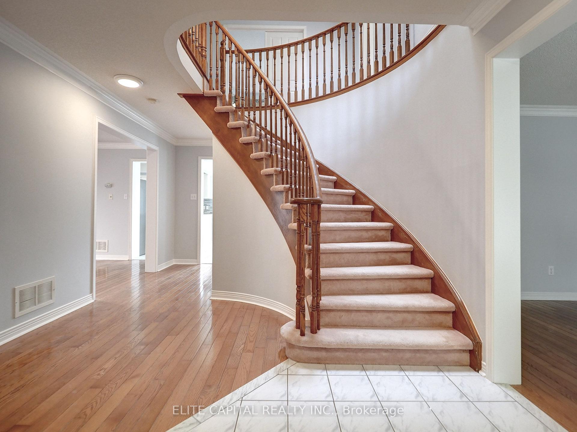 Photo 8 of 95 Paddock Lane, Markham, Markville — HOMEH