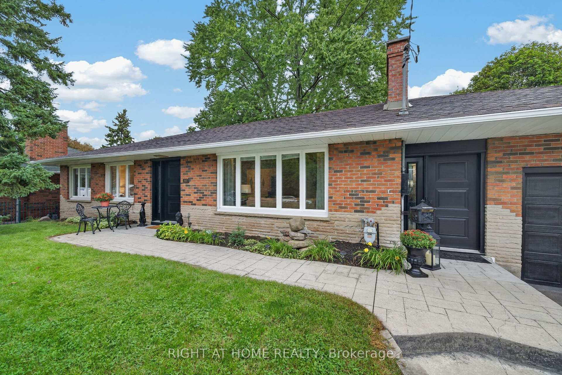 Photo 52 of 937 Chevrolet Street, Oshawa, Centennial — HOMEH