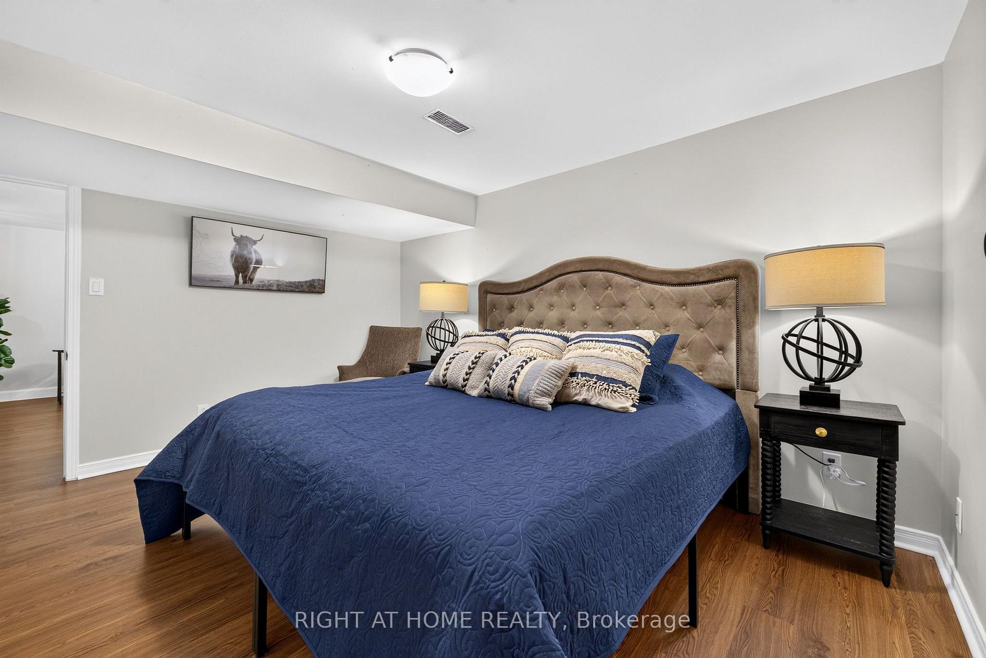 Photo 33 of 937 Chevrolet Street, Oshawa, Centennial — HOMEH
