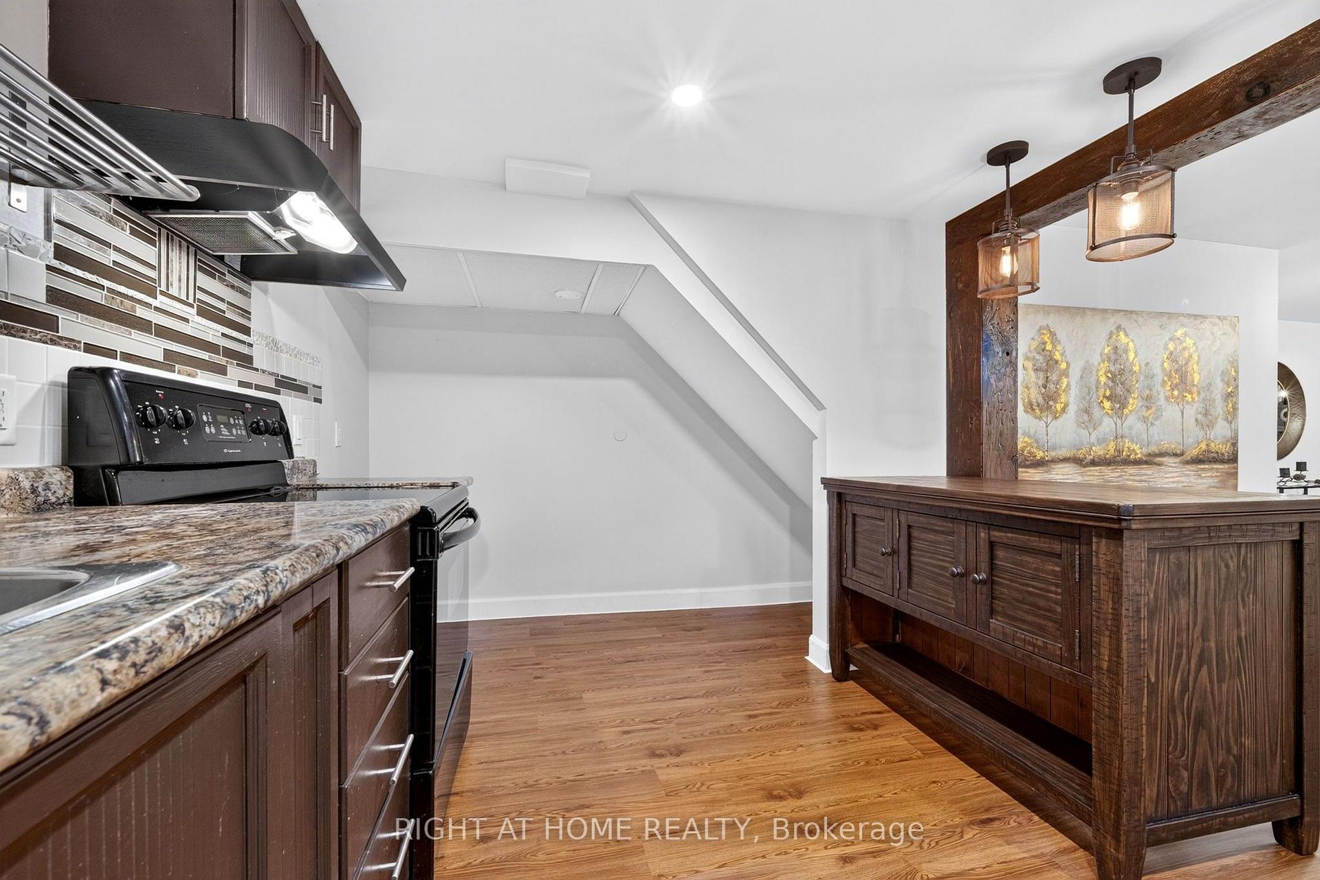 Photo 38 of 937 Chevrolet Street, Oshawa, Centennial — HOMEH
