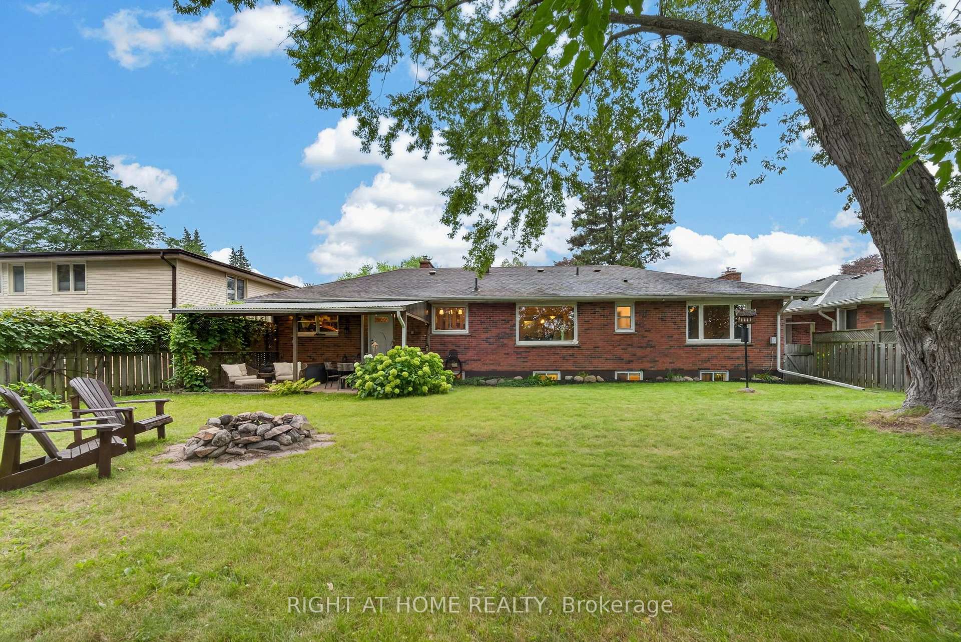 Photo 45 of 937 Chevrolet Street, Oshawa, Centennial — HOMEH