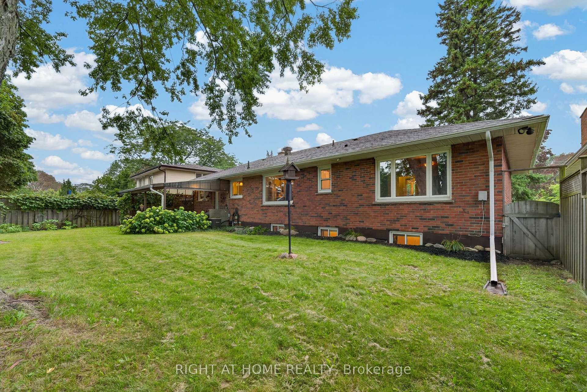 Photo 47 of 937 Chevrolet Street, Oshawa, Centennial — HOMEH