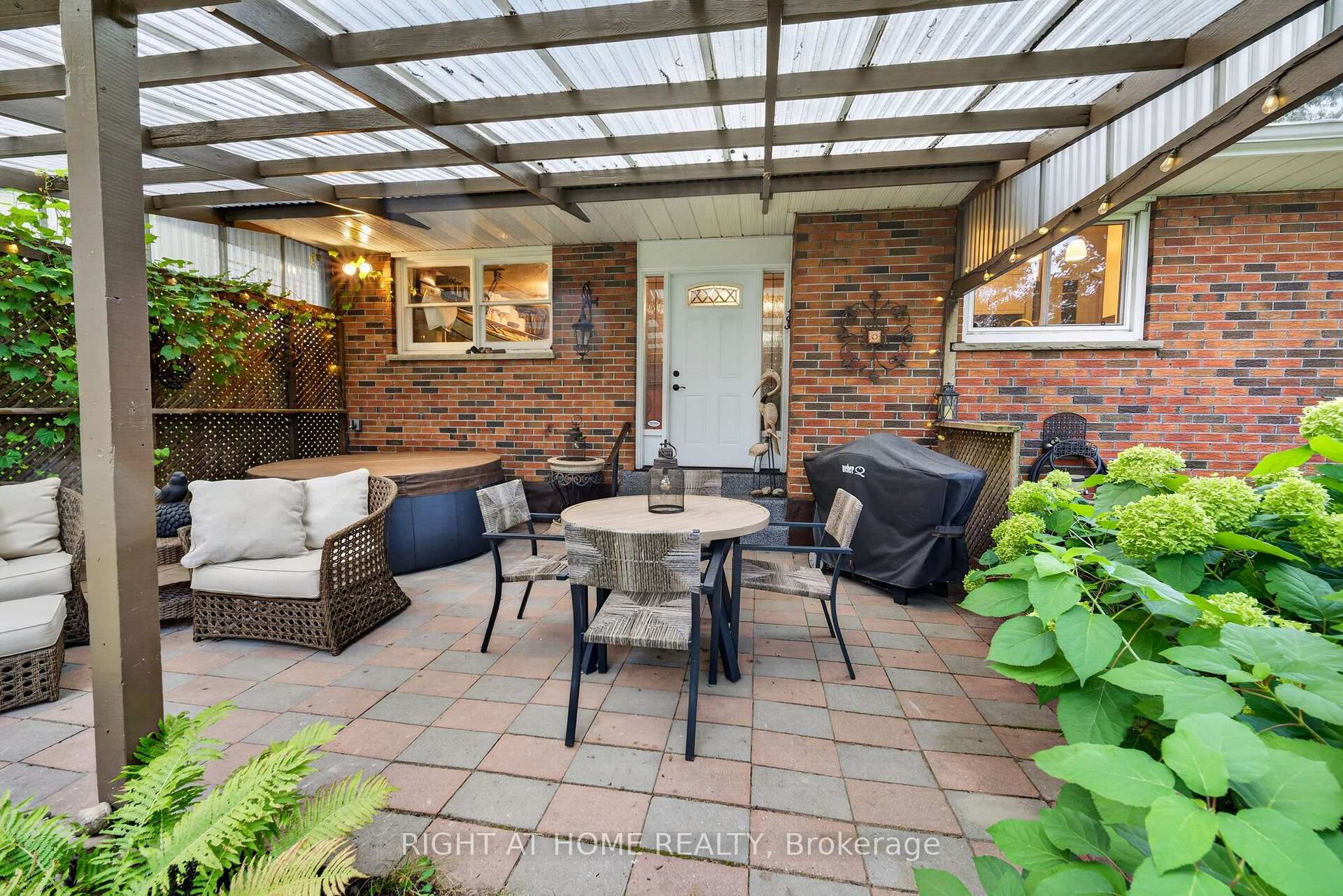 Photo 49 of 937 Chevrolet Street, Oshawa, Centennial — HOMEH