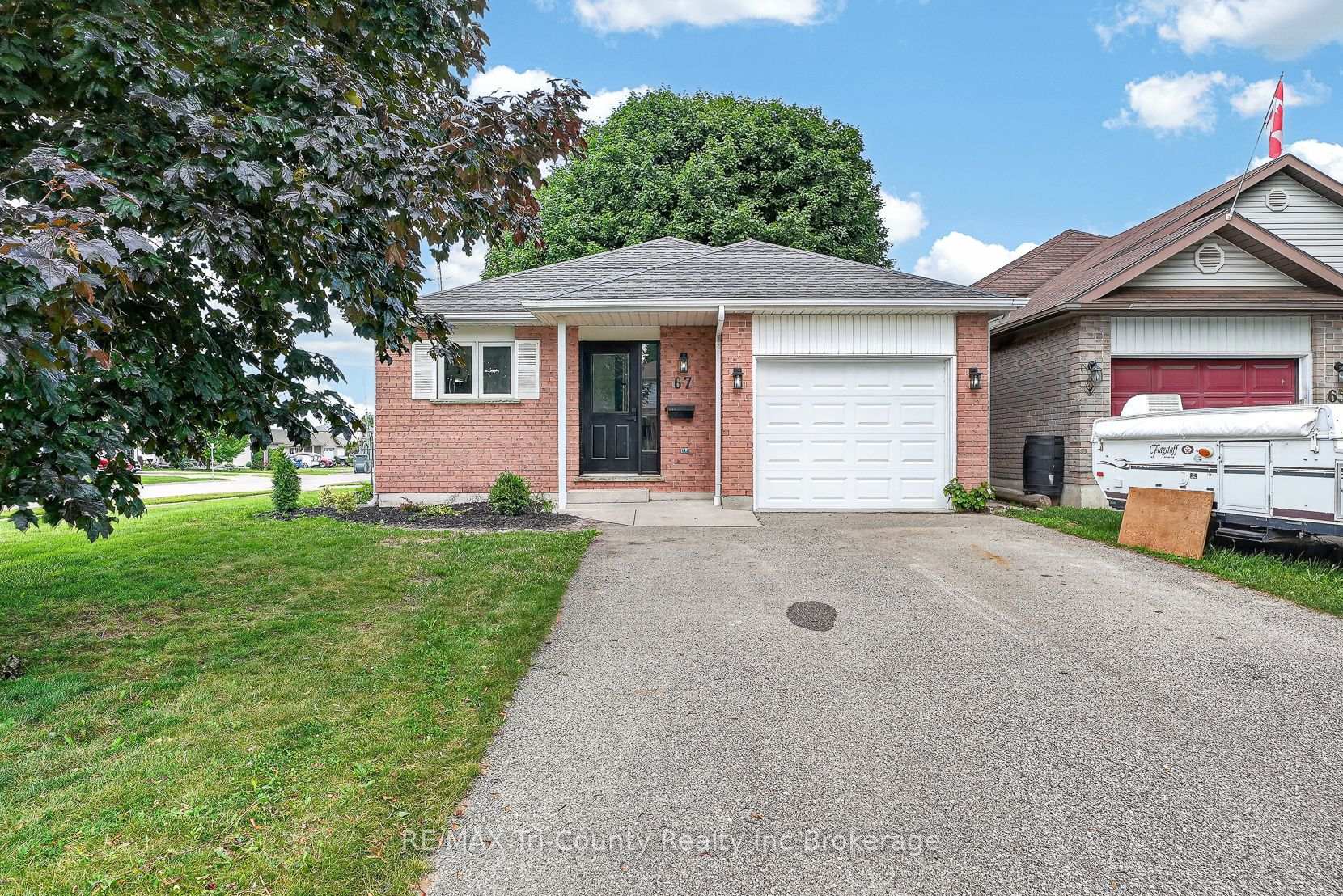 Photo 1 of 67 Beckett Boulevard, Tillsonburg — HOMEH