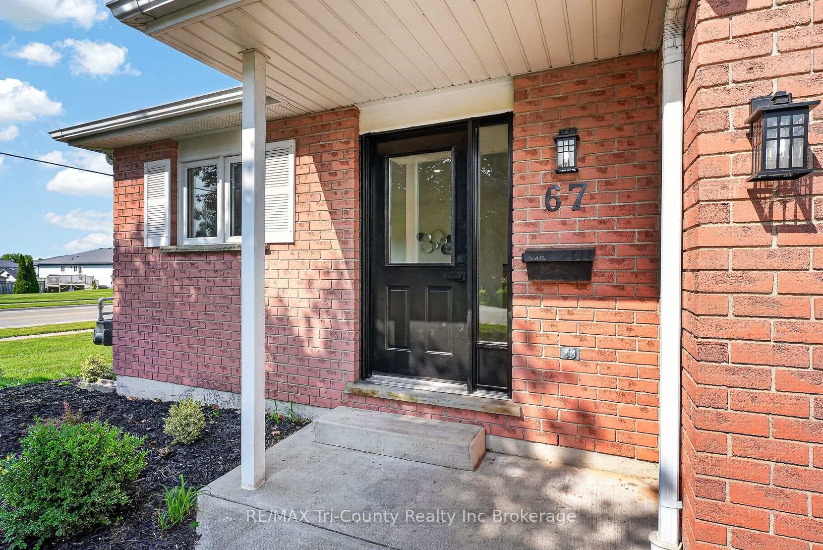 Photo 7 of 67 Beckett Boulevard, Tillsonburg — HOMEH