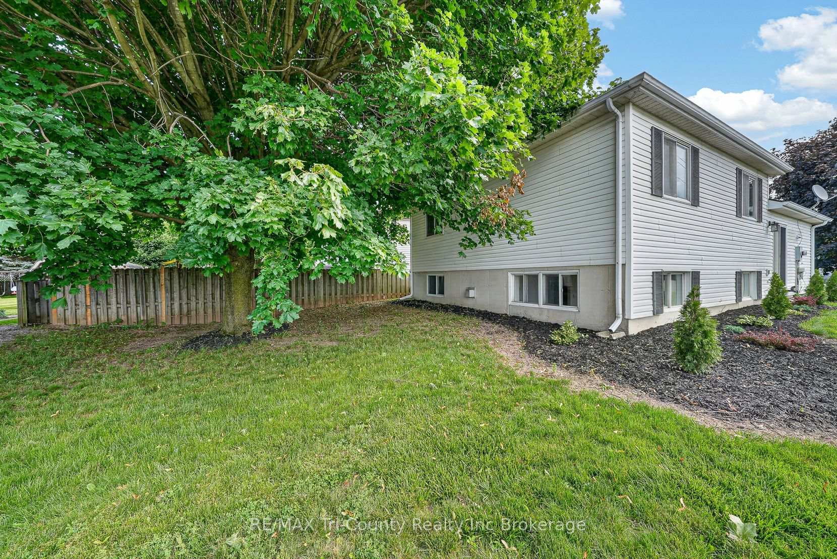 Photo 36 of 67 Beckett Boulevard, Tillsonburg — HOMEH