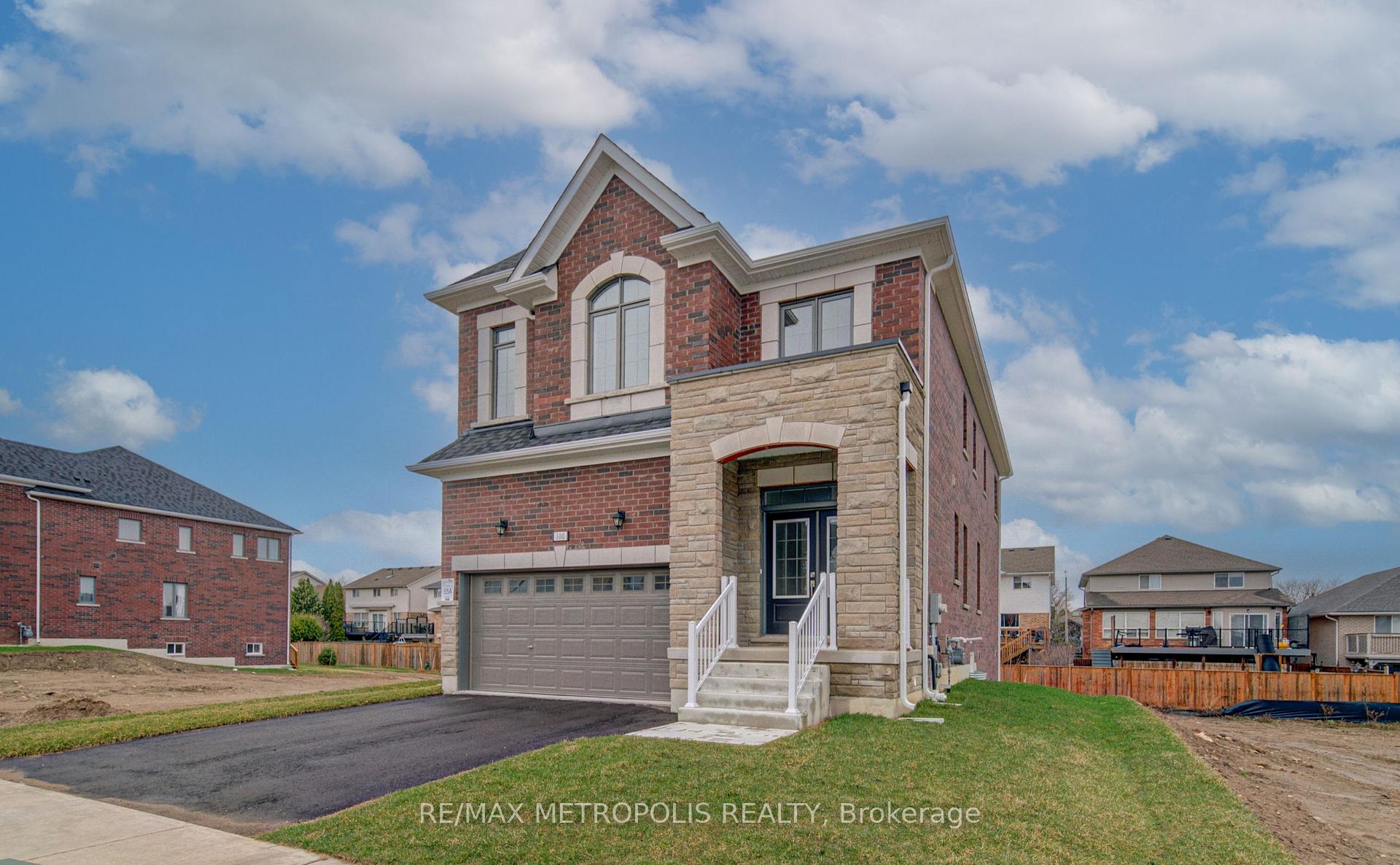 Photo 2 of 100 Moss Drive, Cambridge, Clemens Mills/Saginaw — HOMEH