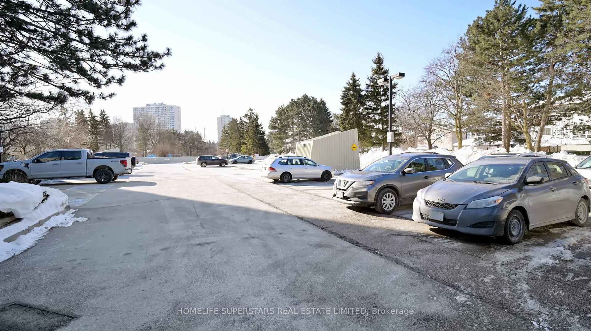 Photo 5 of Unit 301, 26 Hanover Road, Brampton, Queen Street Corridor — HOMEH