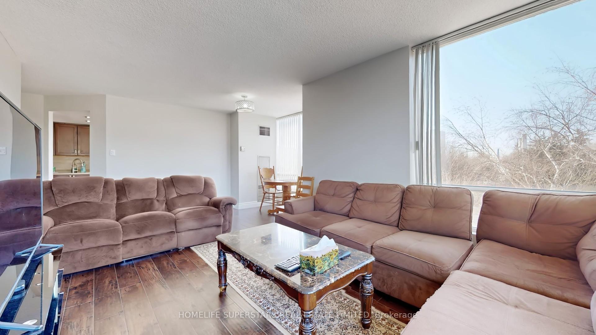 Photo 12 of Unit 301, 26 Hanover Road, Brampton, Queen Street Corridor — HOMEH