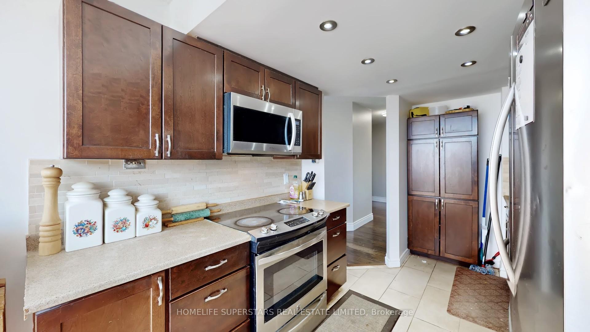 Photo 16 of Unit 301, 26 Hanover Road, Brampton, Queen Street Corridor — HOMEH
