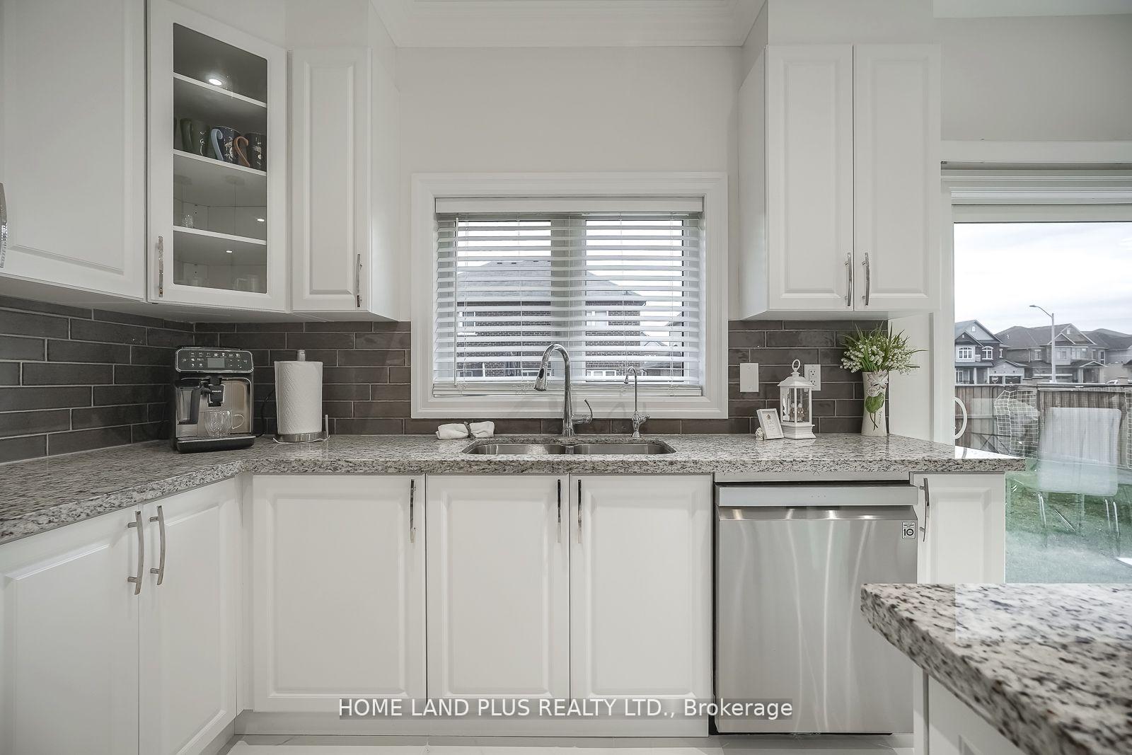 Photo 17 of 1798 Emberton Way, Innisfil, Alcona — HOMEH