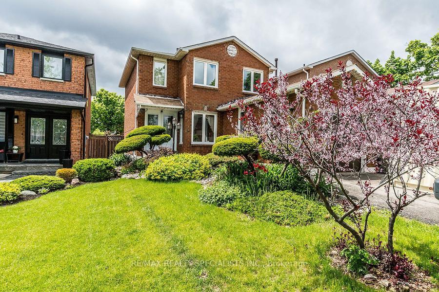 Photo 3 of 4674 Pemmican Trail, Mississauga, Hurontario — HOMEH