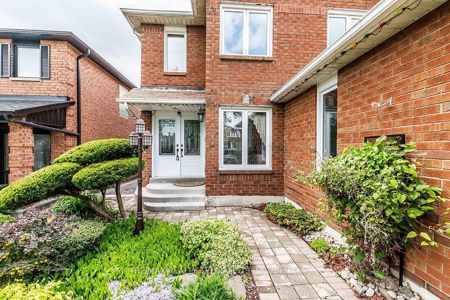 Photo 5 of 4674 Pemmican Trail, Mississauga, Hurontario — HOMEH