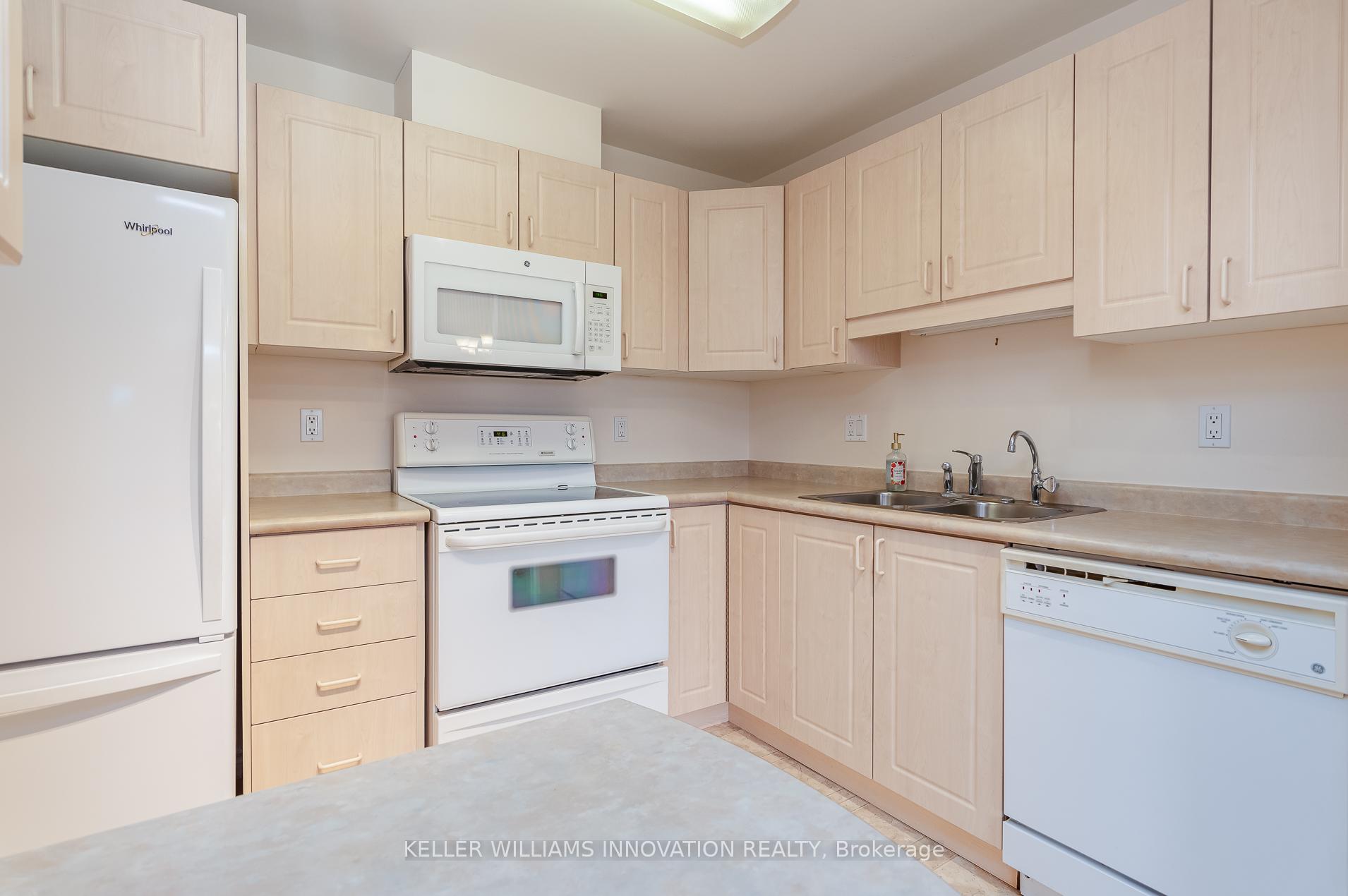Photo 4 of Unit 508, 20 St George Street, Kitchener, Cedar Hill — HOMEH
