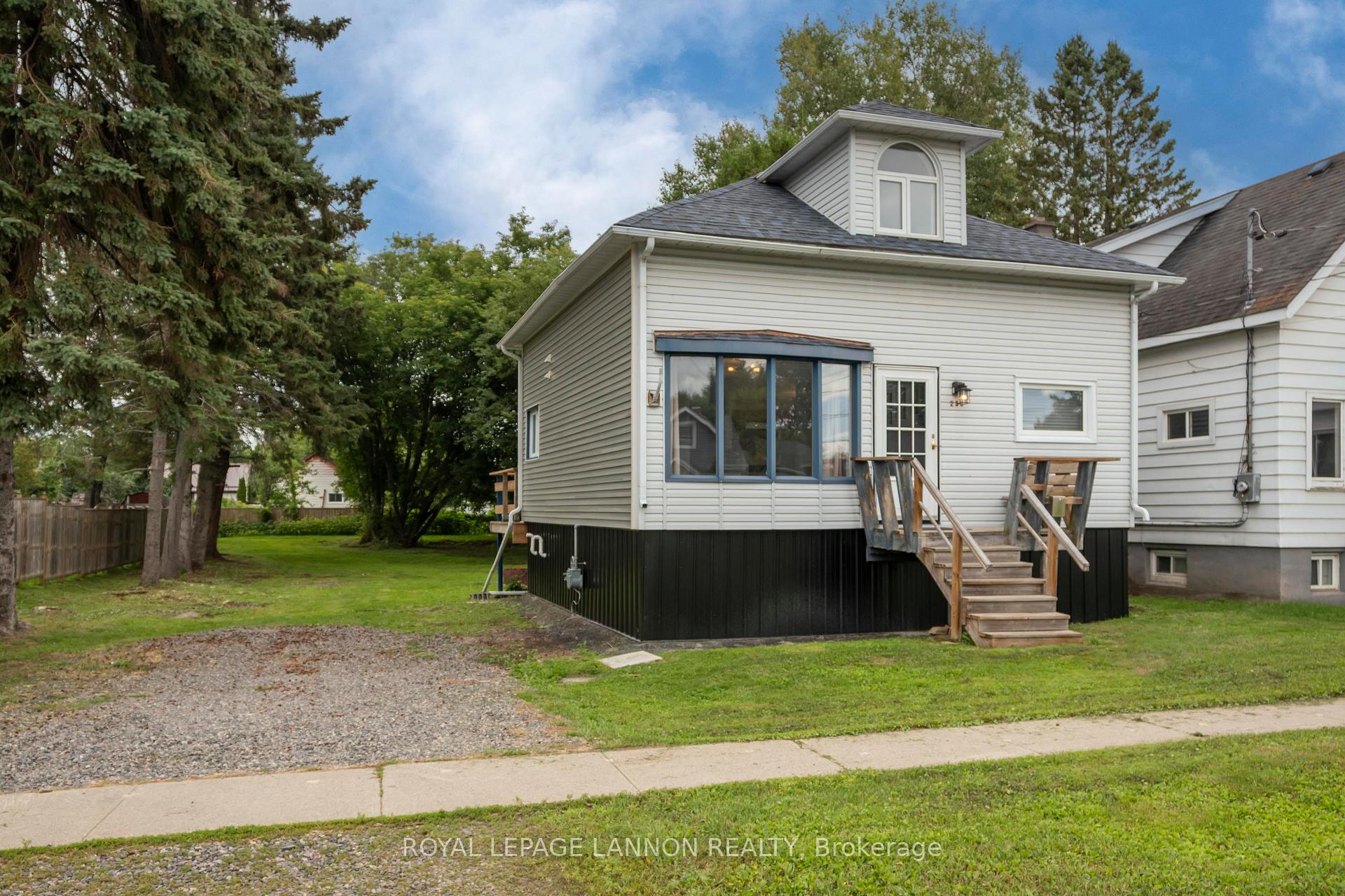 Photo 1 of 238 Angus Street, Thunder Bay, Court / Cumberland — HOMEH