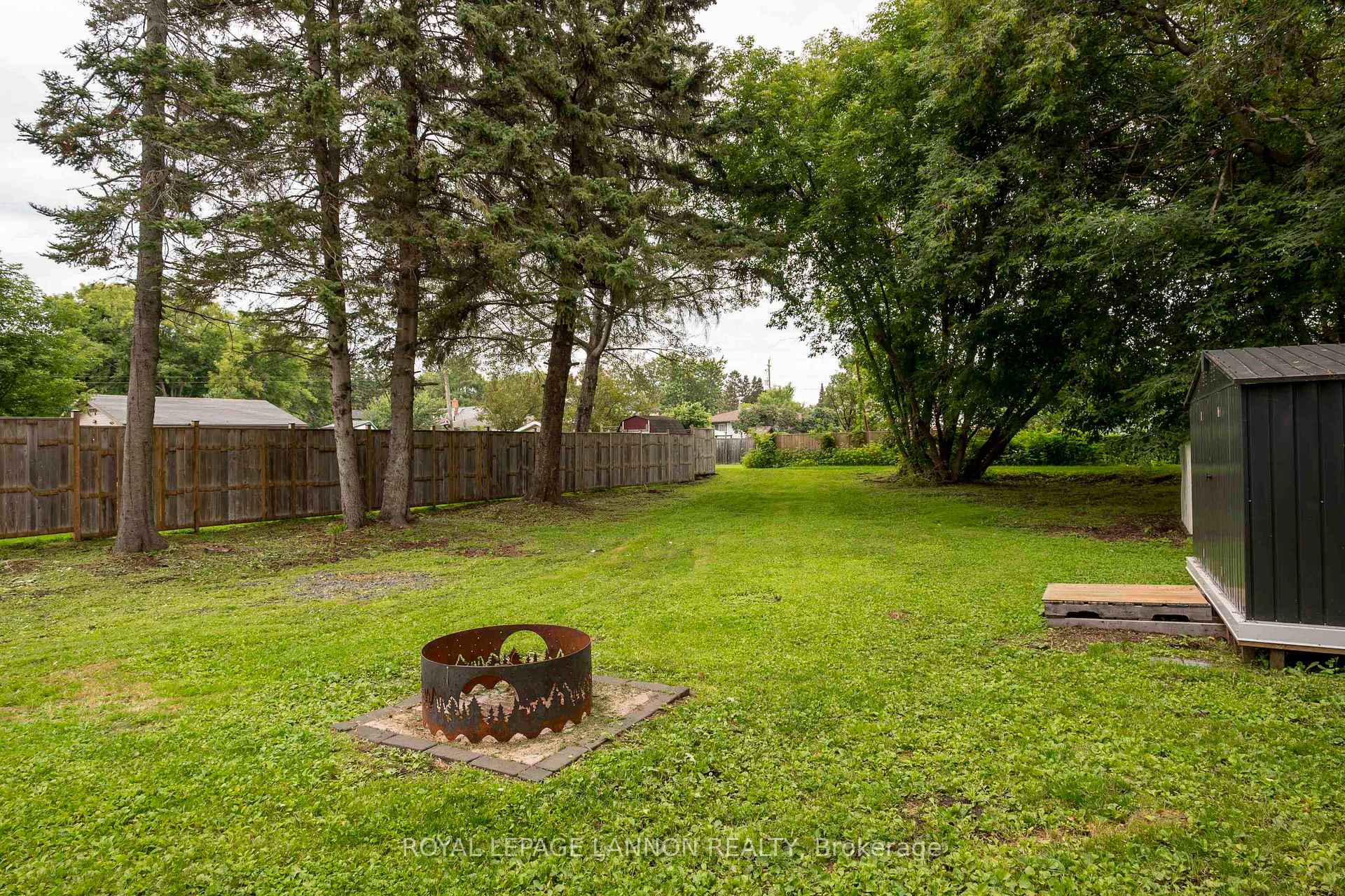 Photo 2 of 238 Angus Street, Thunder Bay, Court / Cumberland — HOMEH