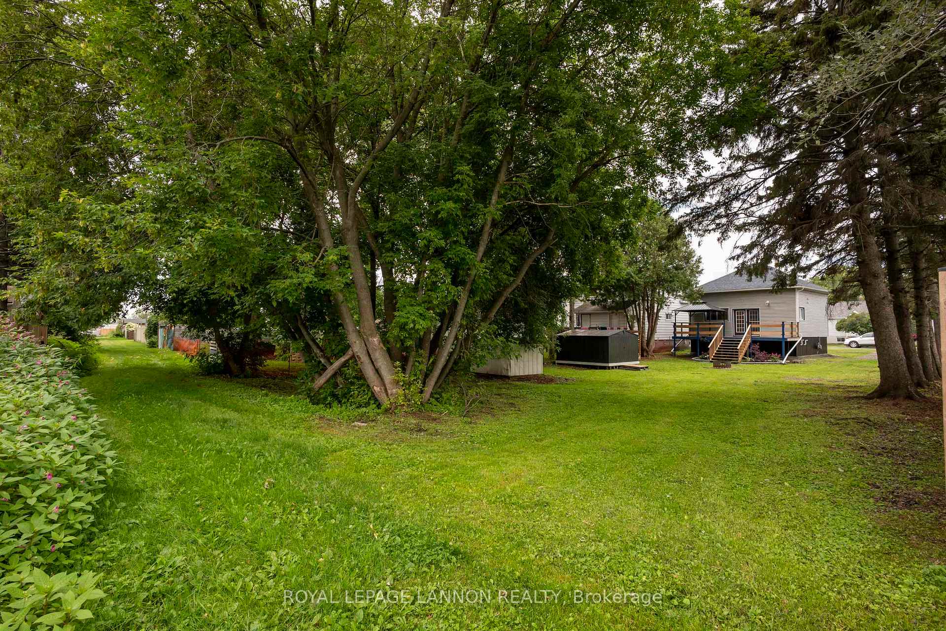 Photo 4 of 238 Angus Street, Thunder Bay, Court / Cumberland — HOMEH