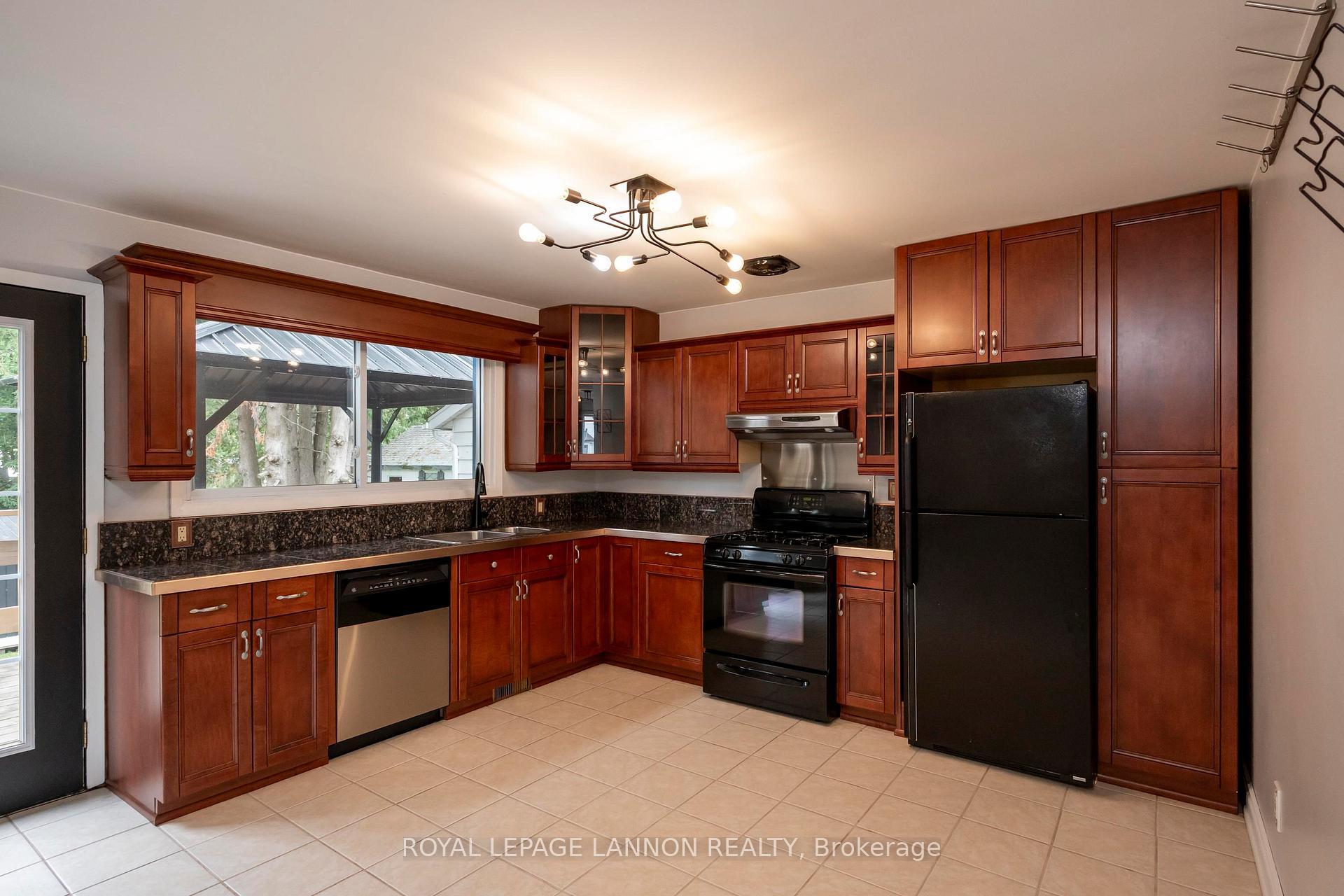Photo 16 of 238 Angus Street, Thunder Bay, Court / Cumberland — HOMEH