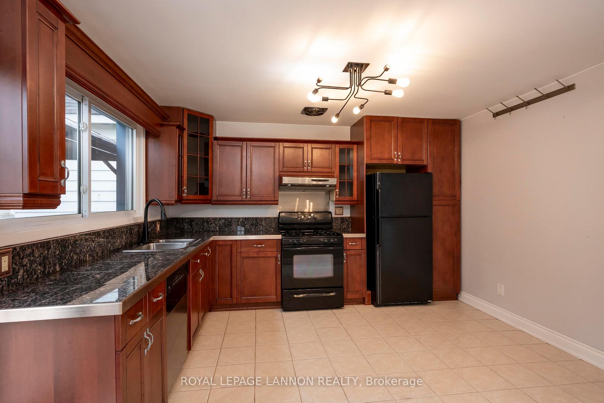 Photo 17 of 238 Angus Street, Thunder Bay, Court / Cumberland — HOMEH