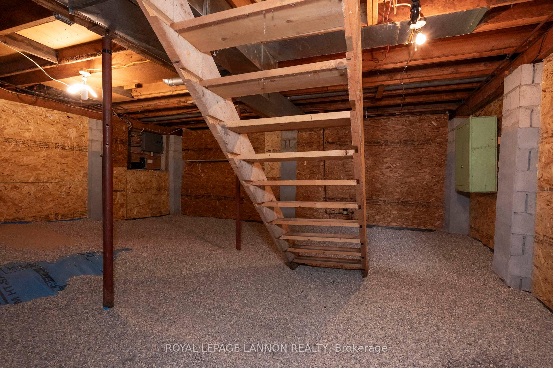 Photo 44 of 238 Angus Street, Thunder Bay, Court / Cumberland — HOMEH