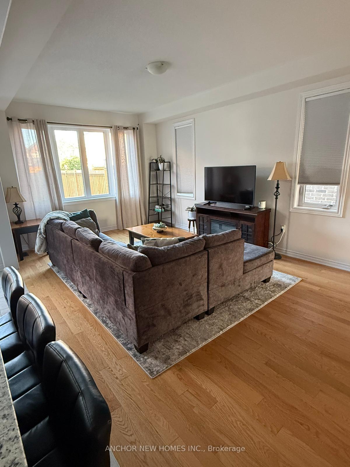 Photo 3 of 36 Horizon Avenue, Cavan Monaghan, Cavan Twp — HOMEH