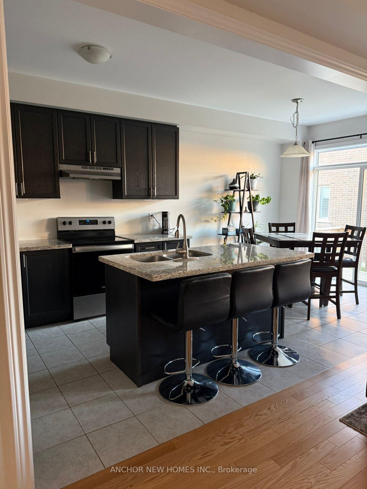 Photo 5 of 36 Horizon Avenue, Cavan Monaghan, Cavan Twp — HOMEH