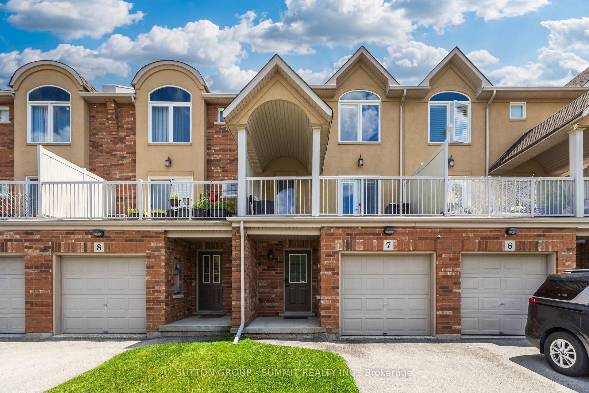 Photo 3 of Unit 7, 1253 Silvan Forest Drive, Burlington, Tansley — HOMEH