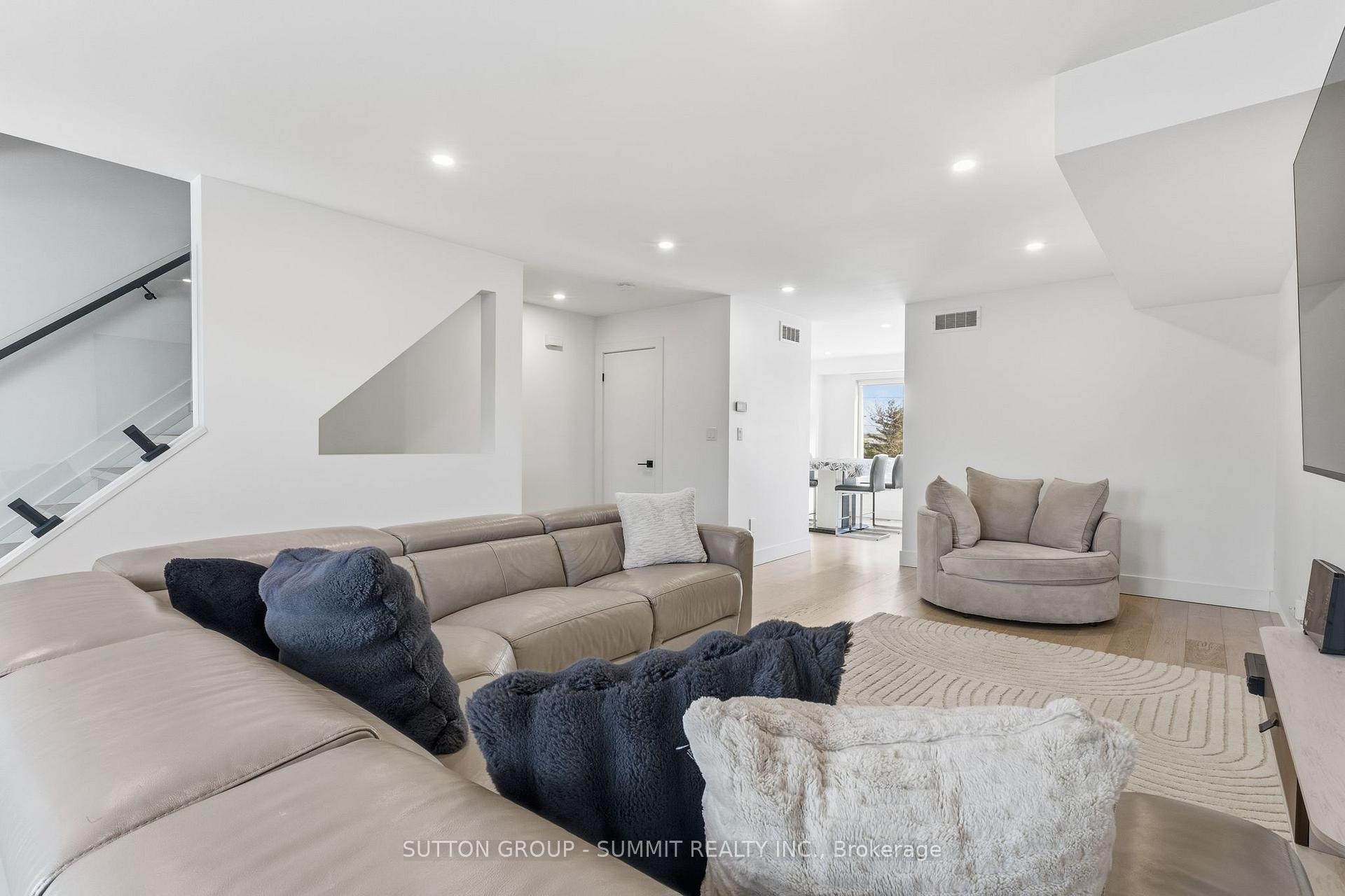Photo 11 of Unit 7, 1253 Silvan Forest Drive, Burlington, Tansley — HOMEH