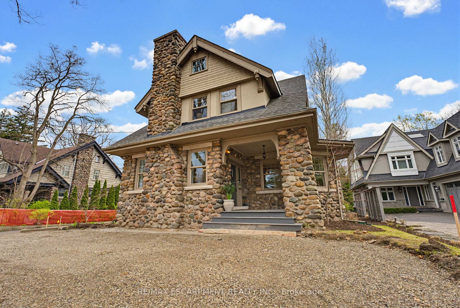 Photo 4 of 3083 Lakeshore Road, Burlington, Roseland — HOMEH