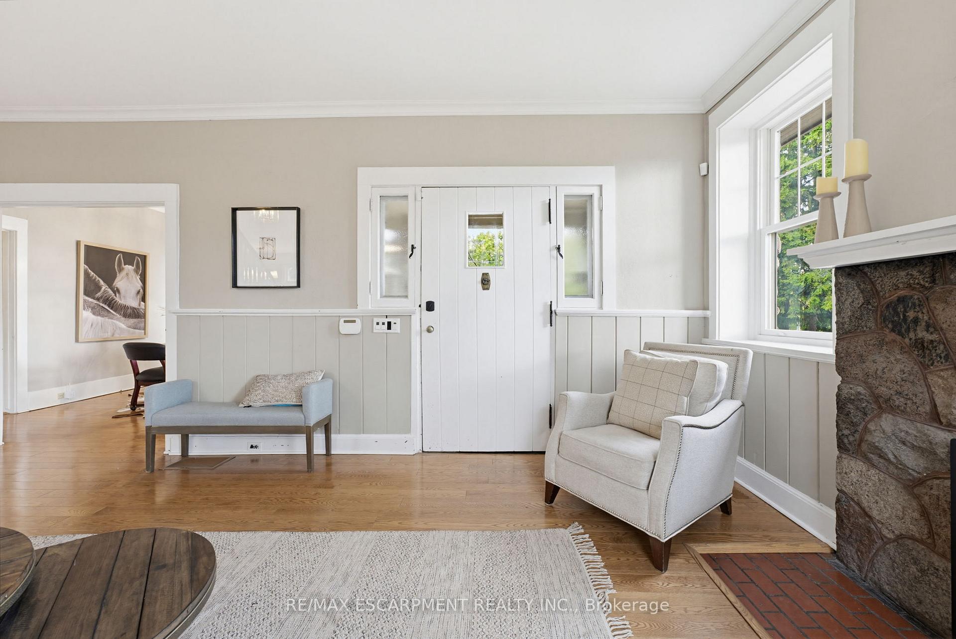 Photo 5 of 3083 Lakeshore Road, Burlington, Roseland — HOMEH