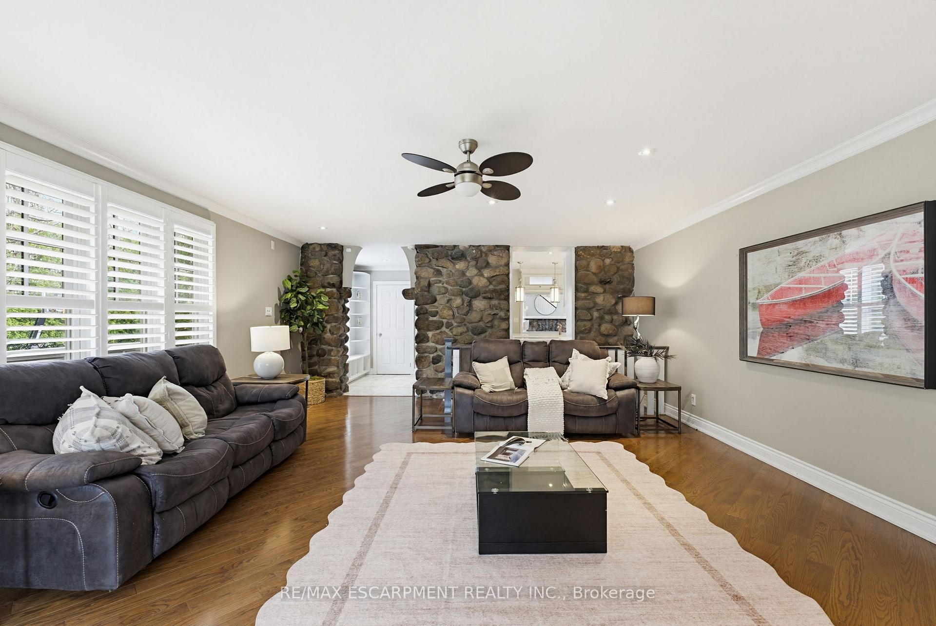 Photo 14 of 3083 Lakeshore Road, Burlington, Roseland — HOMEH
