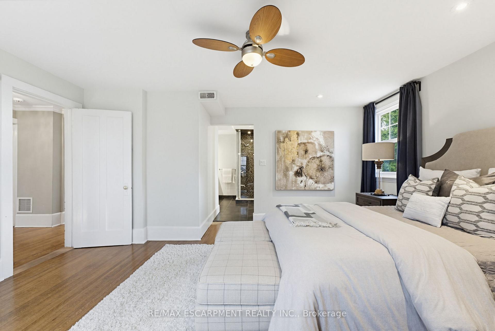 Photo 18 of 3083 Lakeshore Road, Burlington, Roseland — HOMEH