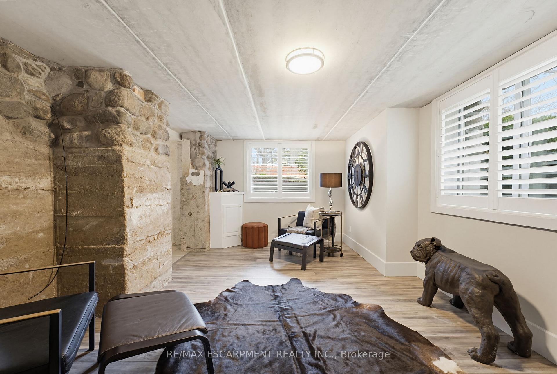 Photo 27 of 3083 Lakeshore Road, Burlington, Roseland — HOMEH