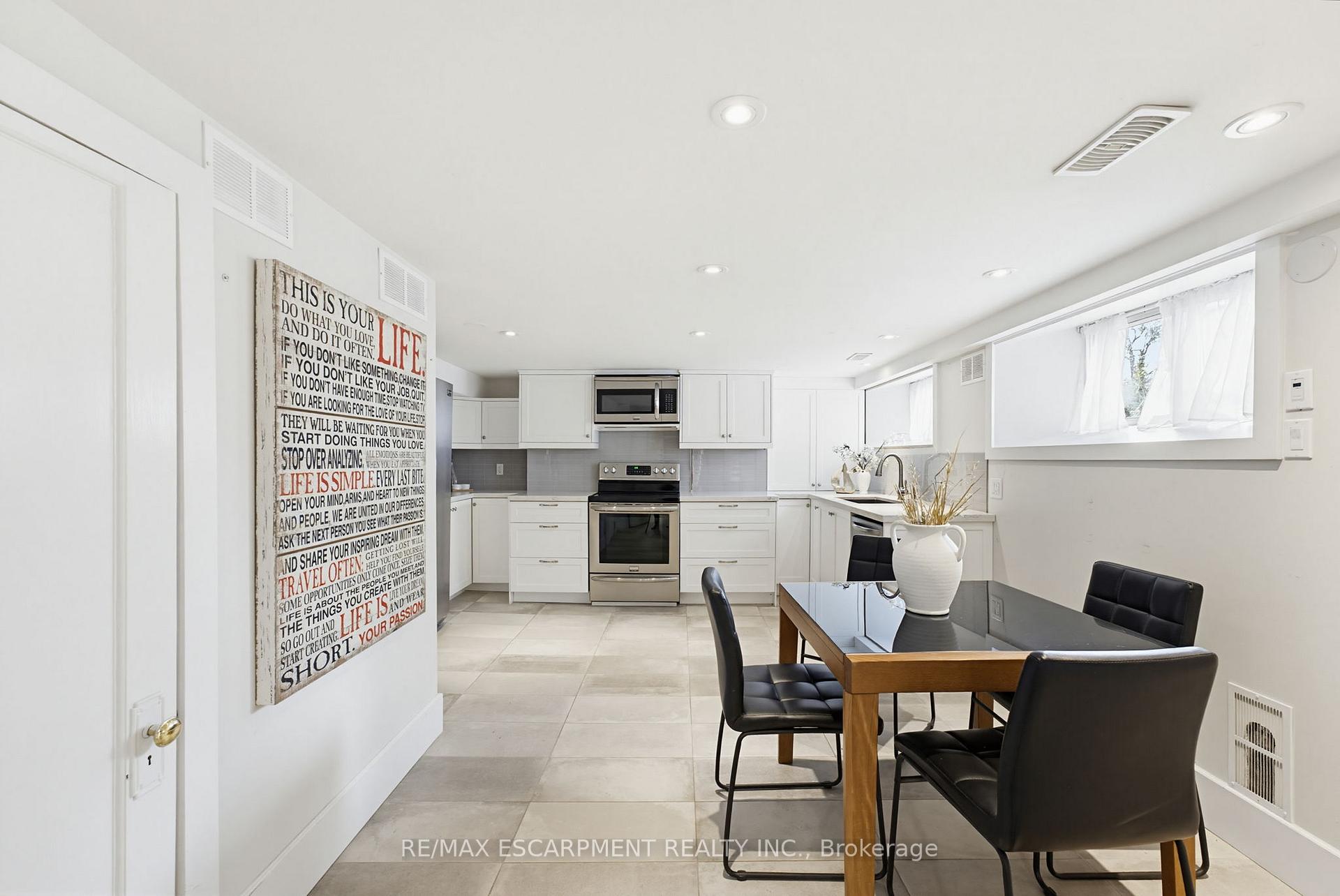 Photo 28 of 3083 Lakeshore Road, Burlington, Roseland — HOMEH
