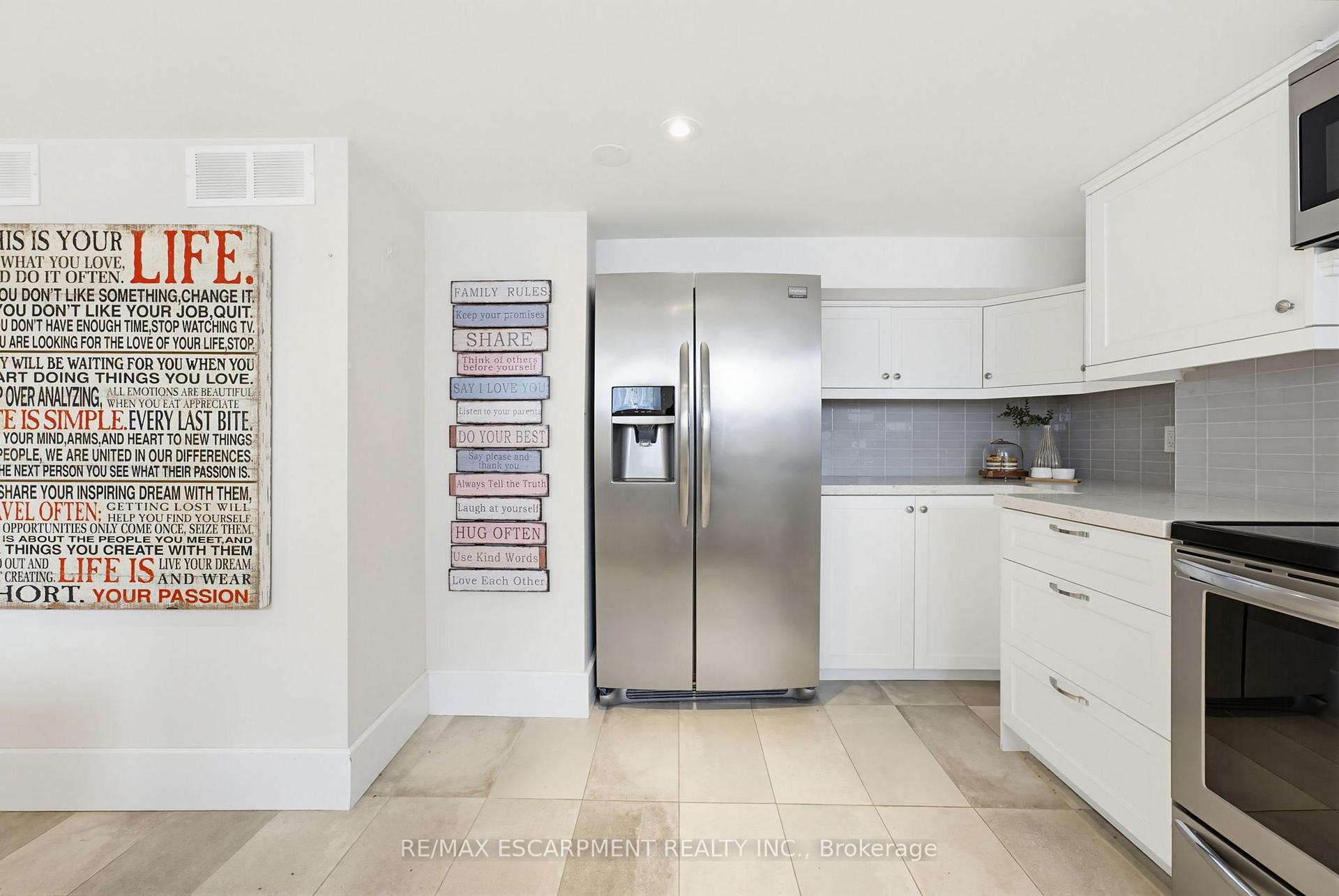 Photo 31 of 3083 Lakeshore Road, Burlington, Roseland — HOMEH