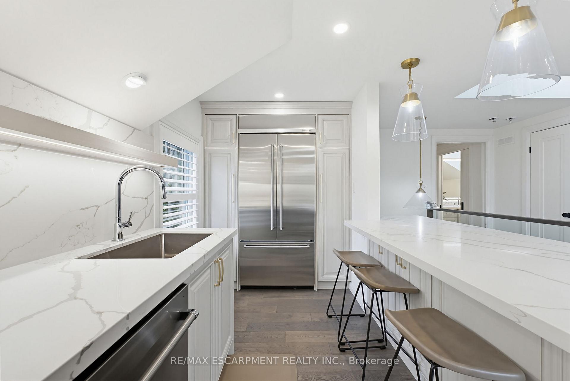 Photo 36 of 3083 Lakeshore Road, Burlington, Roseland — HOMEH