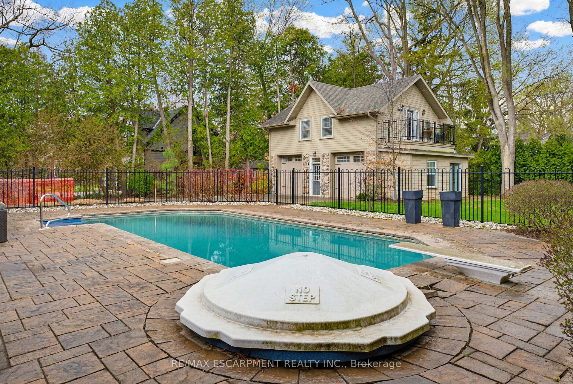 Photo 48 of 3083 Lakeshore Road, Burlington, Roseland — HOMEH