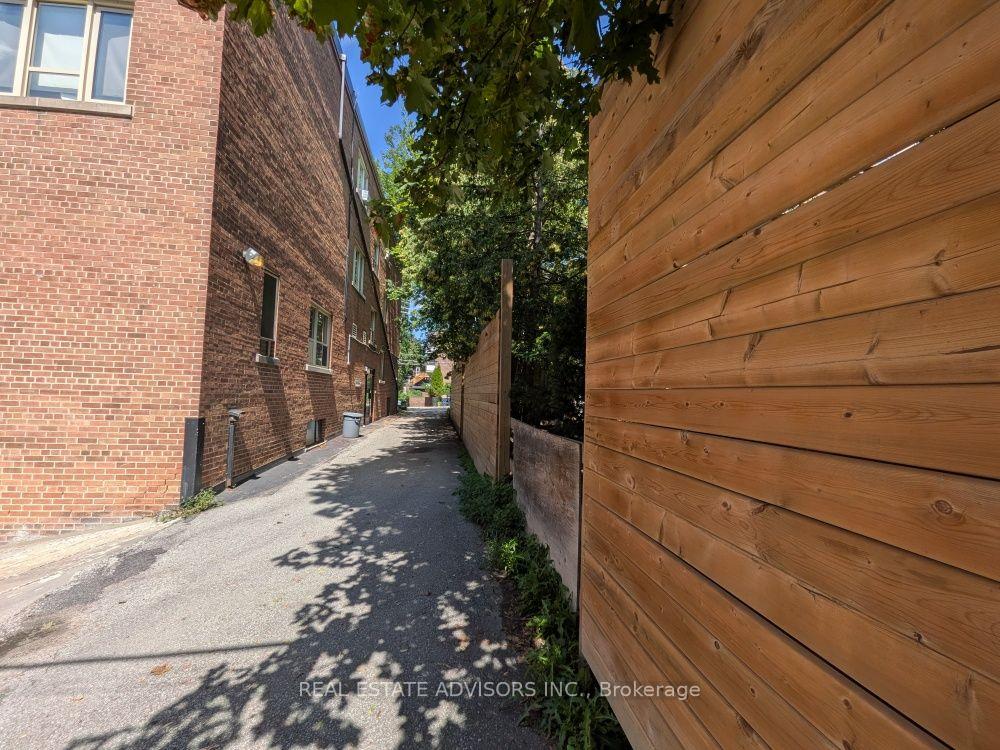 Photo 13 of 29 Thelma Avenue, Toronto, Forest Hill South — HOMEH