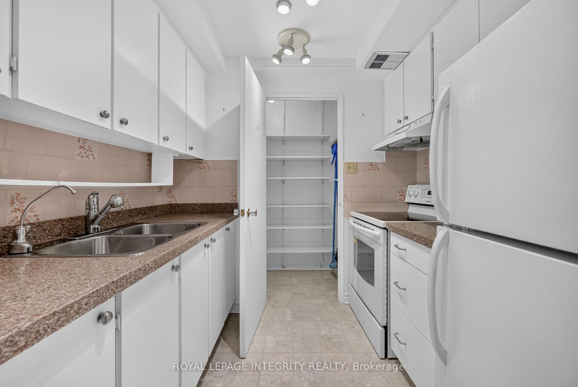 Photo 7 of Unit PH8, 555 Brittany Drive, Ottawa, Viscount Alexander Park — HOMEH