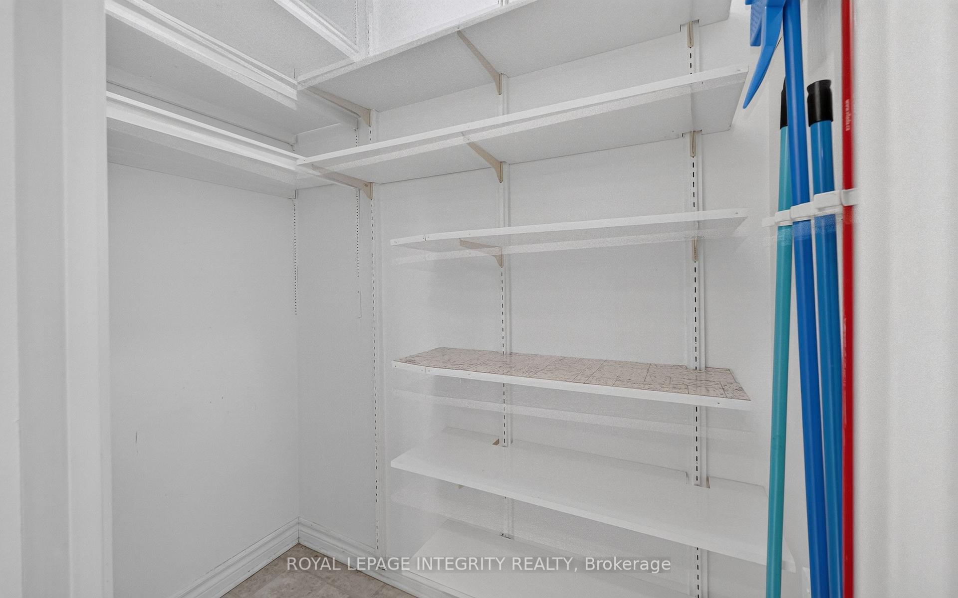 Photo 8 of Unit PH8, 555 Brittany Drive, Ottawa, Viscount Alexander Park — HOMEH