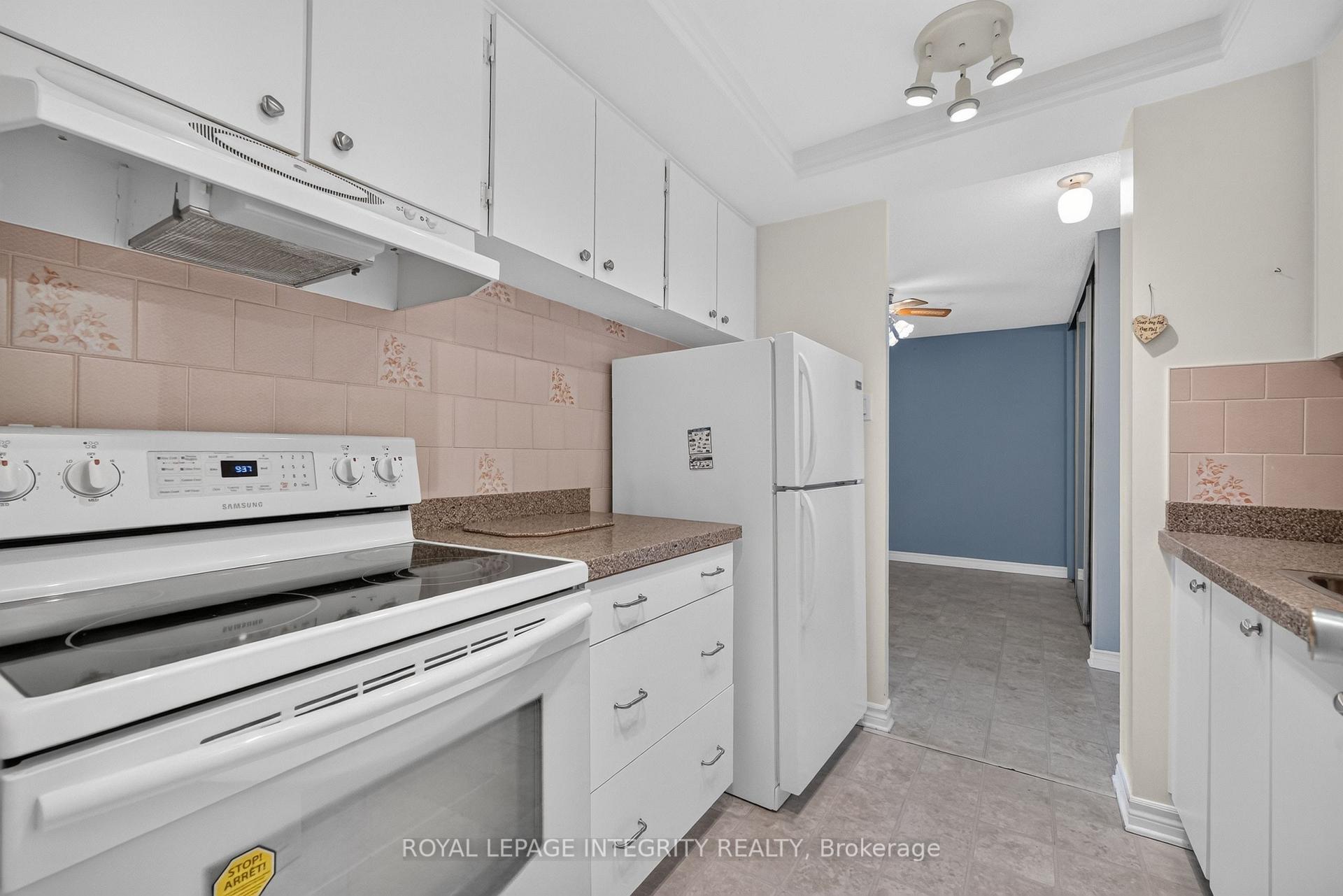Photo 9 of Unit PH8, 555 Brittany Drive, Ottawa, Viscount Alexander Park — HOMEH